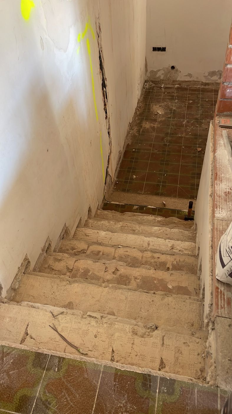 Escalera sin revestimiento